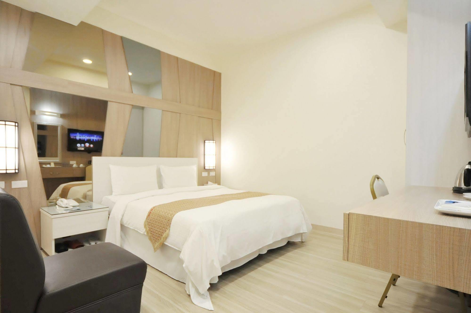 Chengdian Hotel Taipei Exterior photo